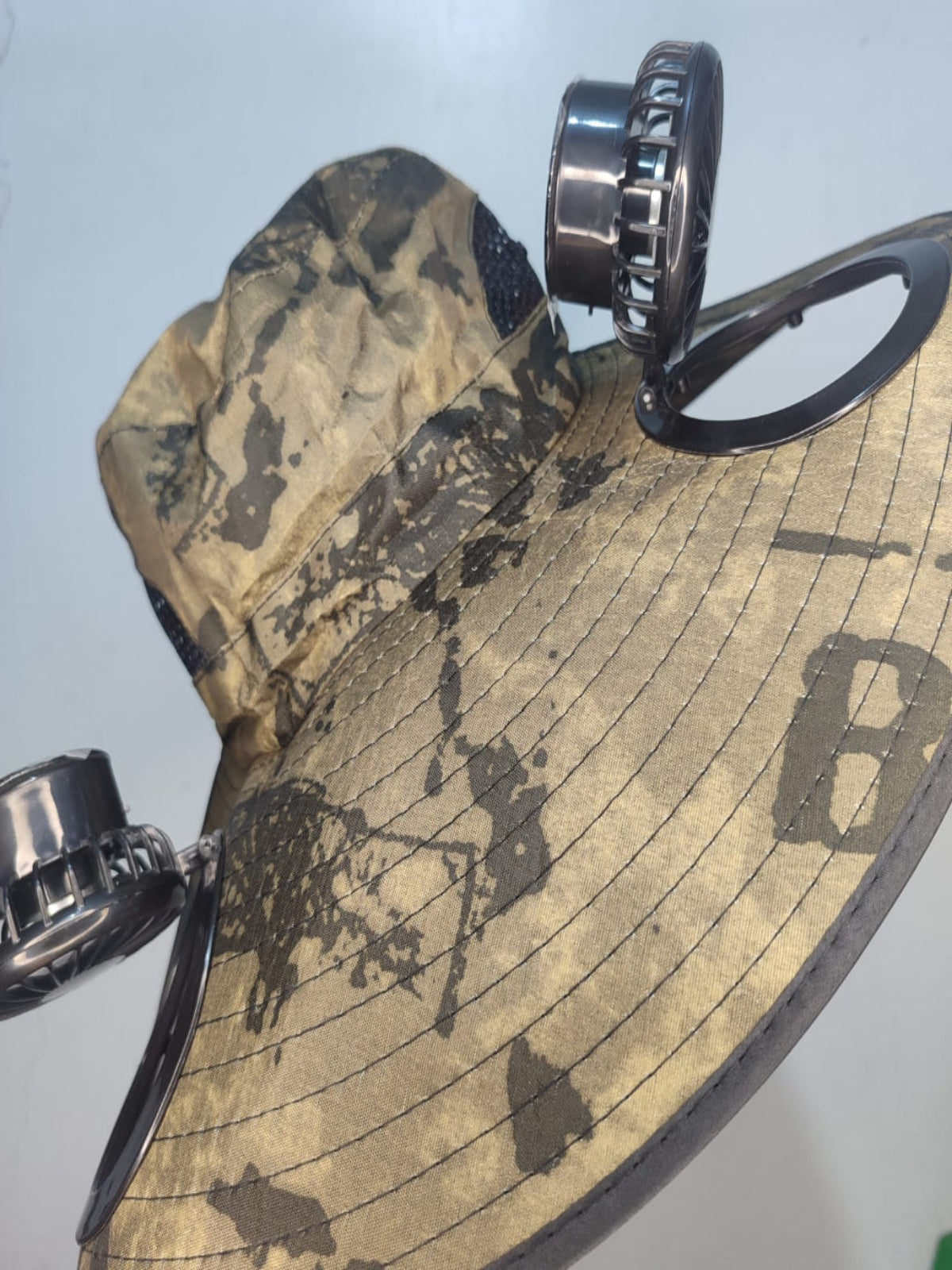 Sombrero Solar Turbo fresh.  con Ventiladores Integrados